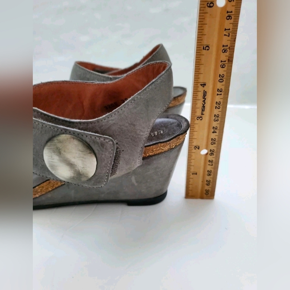 Taos Women’s Carousel 2 Strappy Leather Wedge Sandal In Gray Sz EU 38/US 7-7.5 - Picture 6 of 15